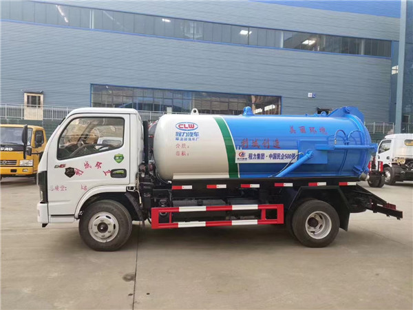 5方东风小多利卡吸污车（国六）