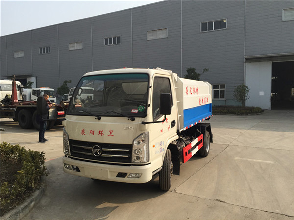 3方凯马挂桶垃圾车